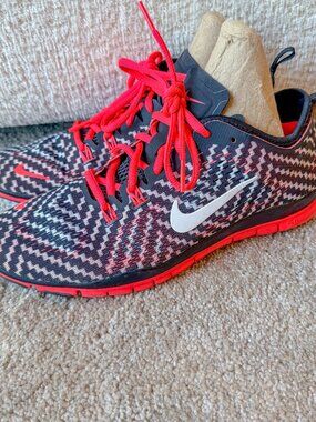 Nike Free 5.0 TR Fit 4 Low Black White & Red - Size 8